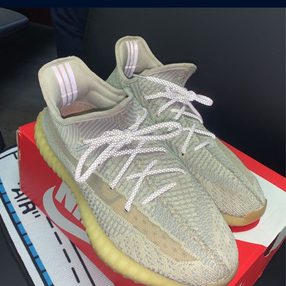 Yeezy 350 v2 sz 9